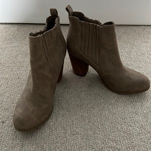Beige madden girl booties size 7.5, lightly worn,